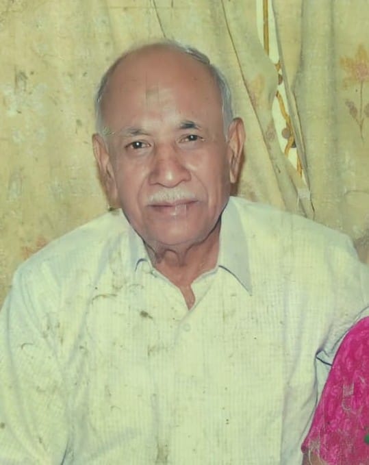 जठलाना गांव में हत्या के बाद मौके पर पहुंची पुलिस व फोरेंसिक टीम। संवाद जठलाना गांव में हत्या के बाद मौके पर पहुंची पुलिस व फोरेंसिक टीम। संवाद