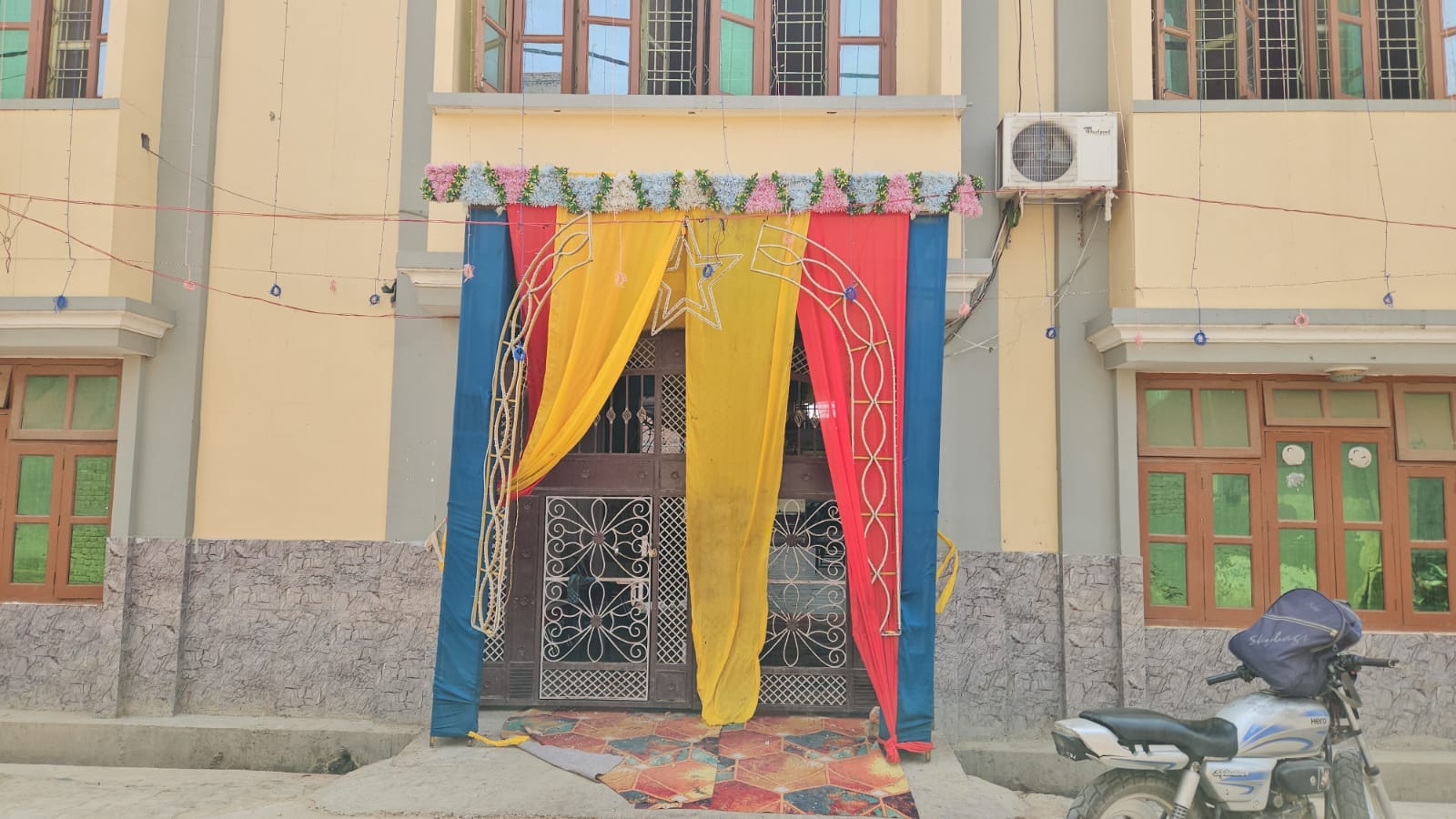कैराना में वलीमे की दावत में संरक्षित पशु के मांस का खाना परोसने पर पकड़ा गया आरोपी दूल्हा और उ