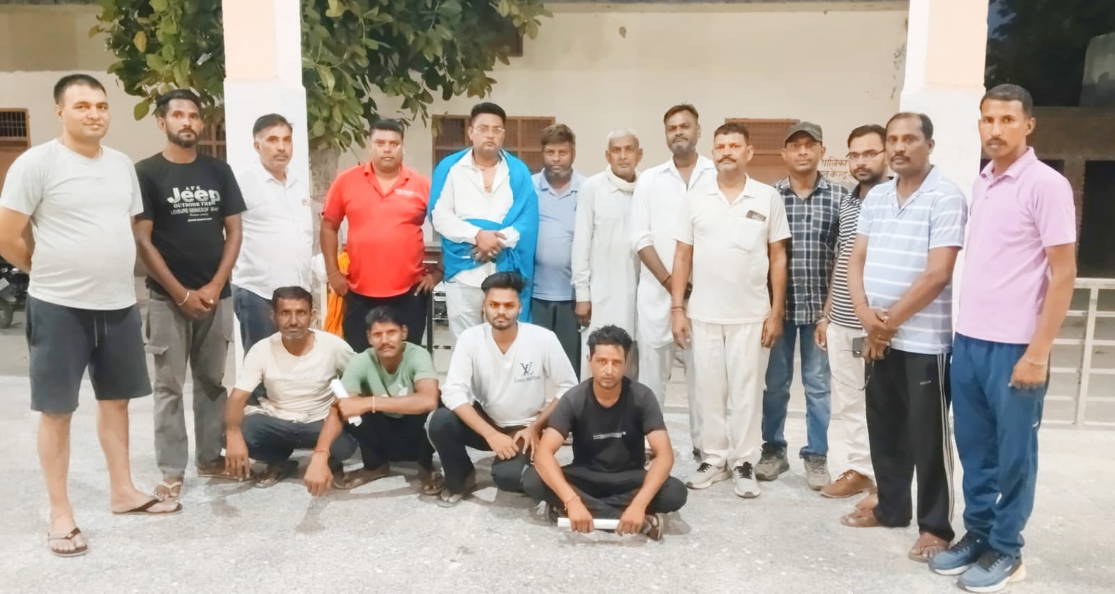 महर्षि कश्यप धर्मशाला में आयोजित मतदाता जागरूकता बैठक में उपस्थित ट्रस्ट पदाधिकारी एवं सदस्य।