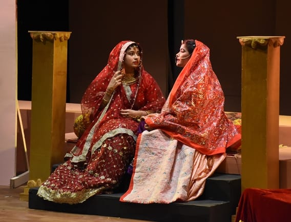 नन्हे सितारों की प्रतिभा से चमका मंच
