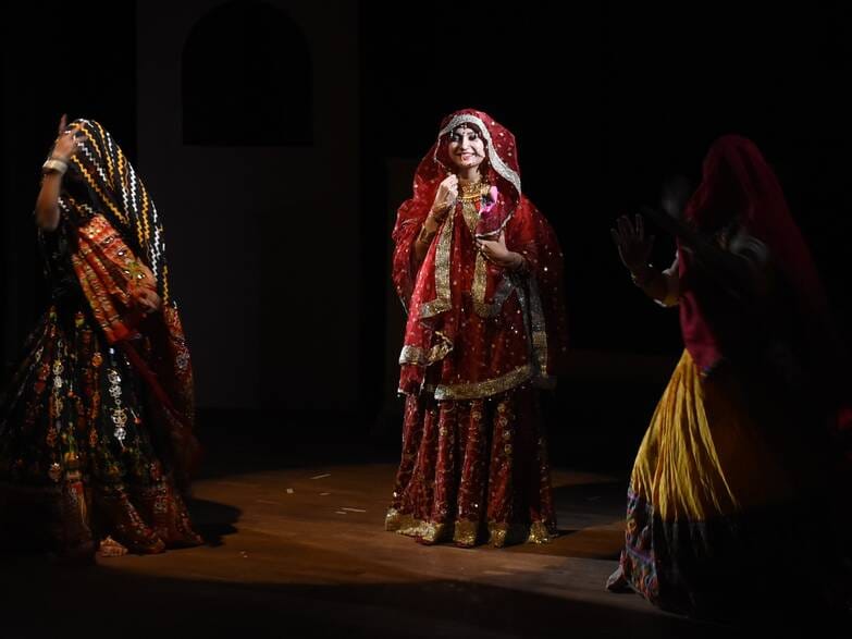 नन्हे सितारों की प्रतिभा से चमका मंच