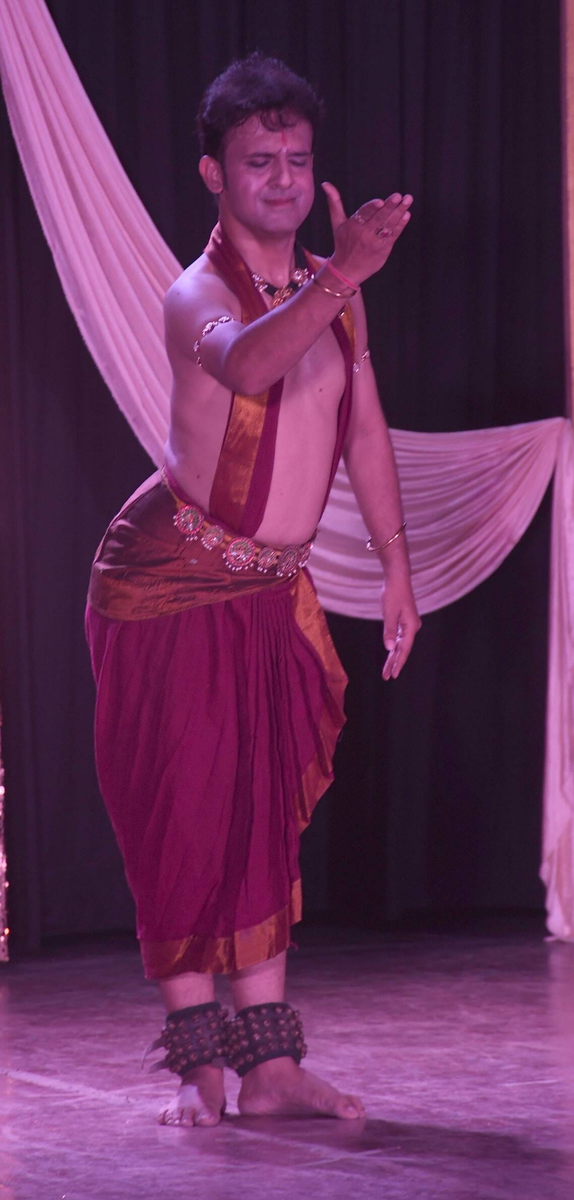 शानदार प्रस्तुतियों से मोहा मन