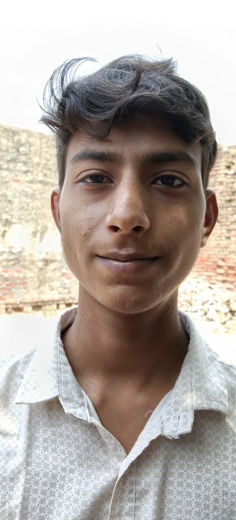 दौराला - अझौता निवासी कासिम, गंदे पानी वाली खबर के साथ। स्रोत : संवाद दौराला - अझौता निवासी कासिम, गंदे पानी वाली खबर के साथ। स्रोत : संवाद