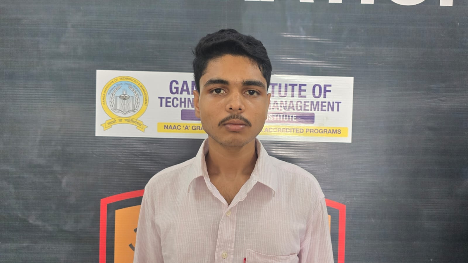 20jjrp14- अमर उजाला की ओर से गंगा इंस्टीट्यूट में आयोजत भविष्य ज्योति कार्यक्रम में बच्चों को स