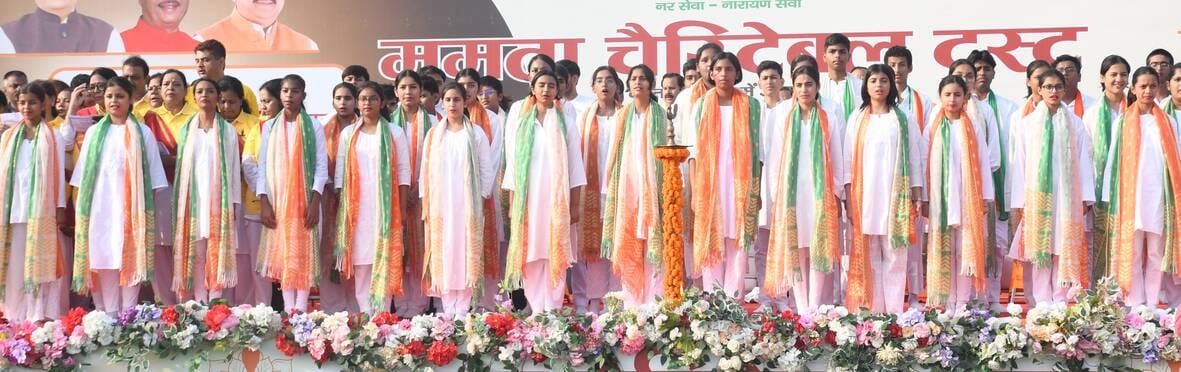 अंतरराष्ट्रीय योग दिवस की पूर्व संध्या पर ममता चैरिटेबल ट्रस्ट की ओर से शनिवार को सुबह केडी सिं अंतरराष्ट्रीय योग दिवस की पूर्व संध्या पर ममता चैरिटेबल ट्रस्ट की ओर से शनिवार को सुबह केडी सिं