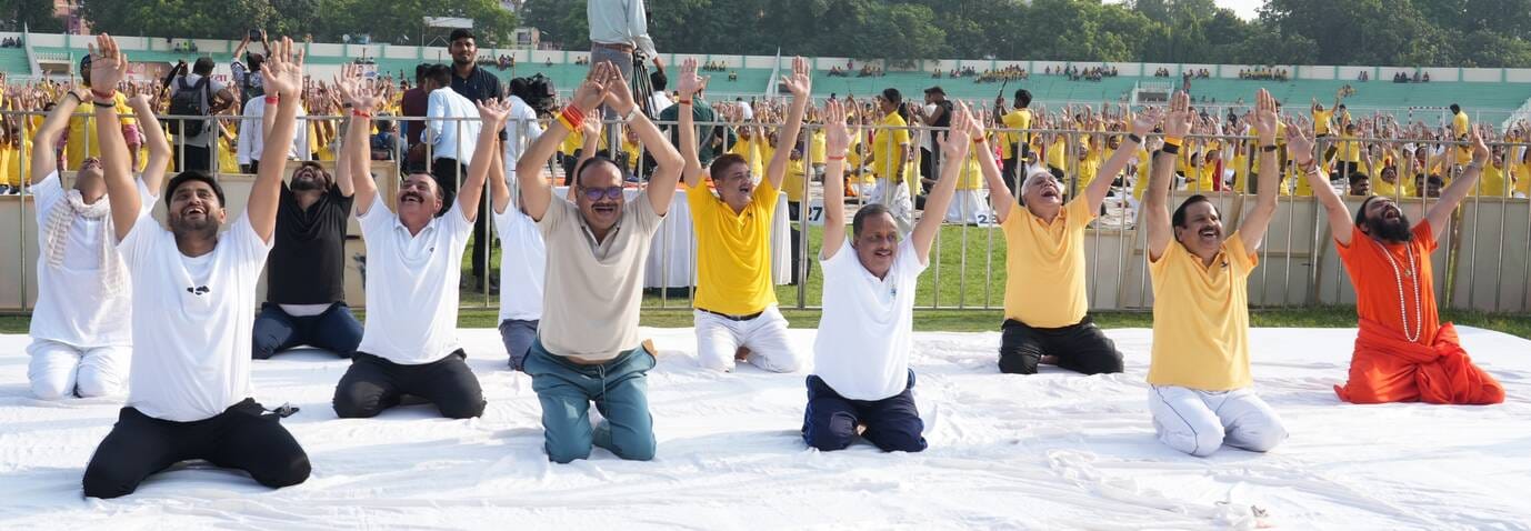 अंतरराष्ट्रीय योग दिवस की पूर्व संध्या पर ममता चैरिटेबल ट्रस्ट की ओर से शनिवार को सुबह केडी सिं अंतरराष्ट्रीय योग दिवस की पूर्व संध्या पर ममता चैरिटेबल ट्रस्ट की ओर से शनिवार को सुबह केडी सिं