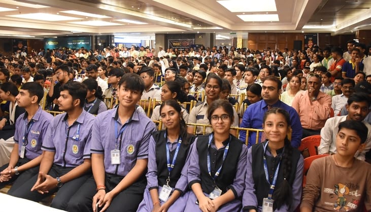 भविष्य की ज्योति बने मेधावी, अंकों से आगे बढ़कर प्रतिभा का सम्मान भविष्य की ज्योति बने मेधावी, अंकों से आगे बढ़कर प्रतिभा का सम्मान