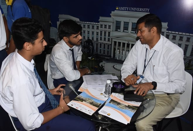भविष्य की ज्योति बने मेधावी, अंकों से आगे बढ़कर प्रतिभा का सम्मान भविष्य की ज्योति बने मेधावी, अंकों से आगे बढ़कर प्रतिभा का सम्मान