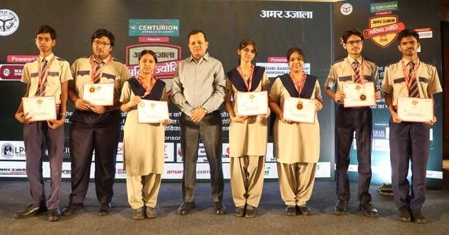 भविष्य की ज्योति बने मेधावी, अंकों से आगे बढ़कर प्रतिभा का सम्मान भविष्य की ज्योति बने मेधावी, अंकों से आगे बढ़कर प्रतिभा का सम्मान