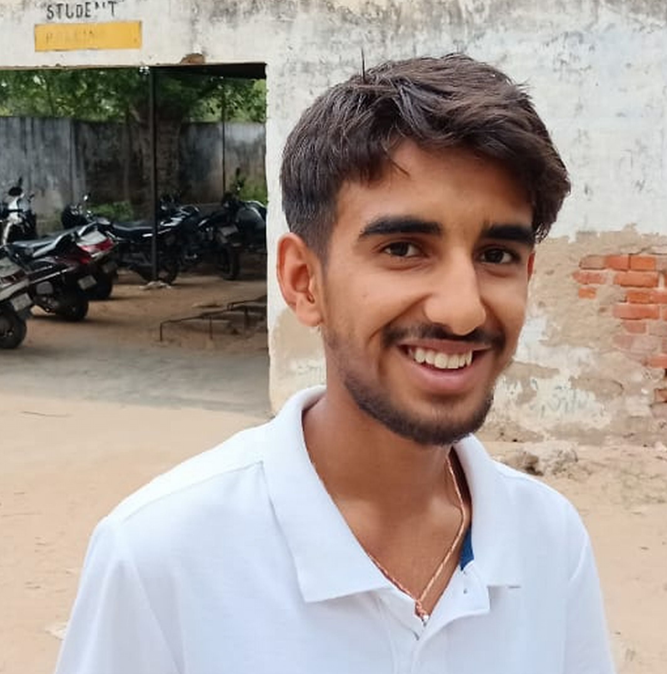 फोटो संख्या:78-छात्र बबलू फोटो संख्या:78-छात्र बबलू