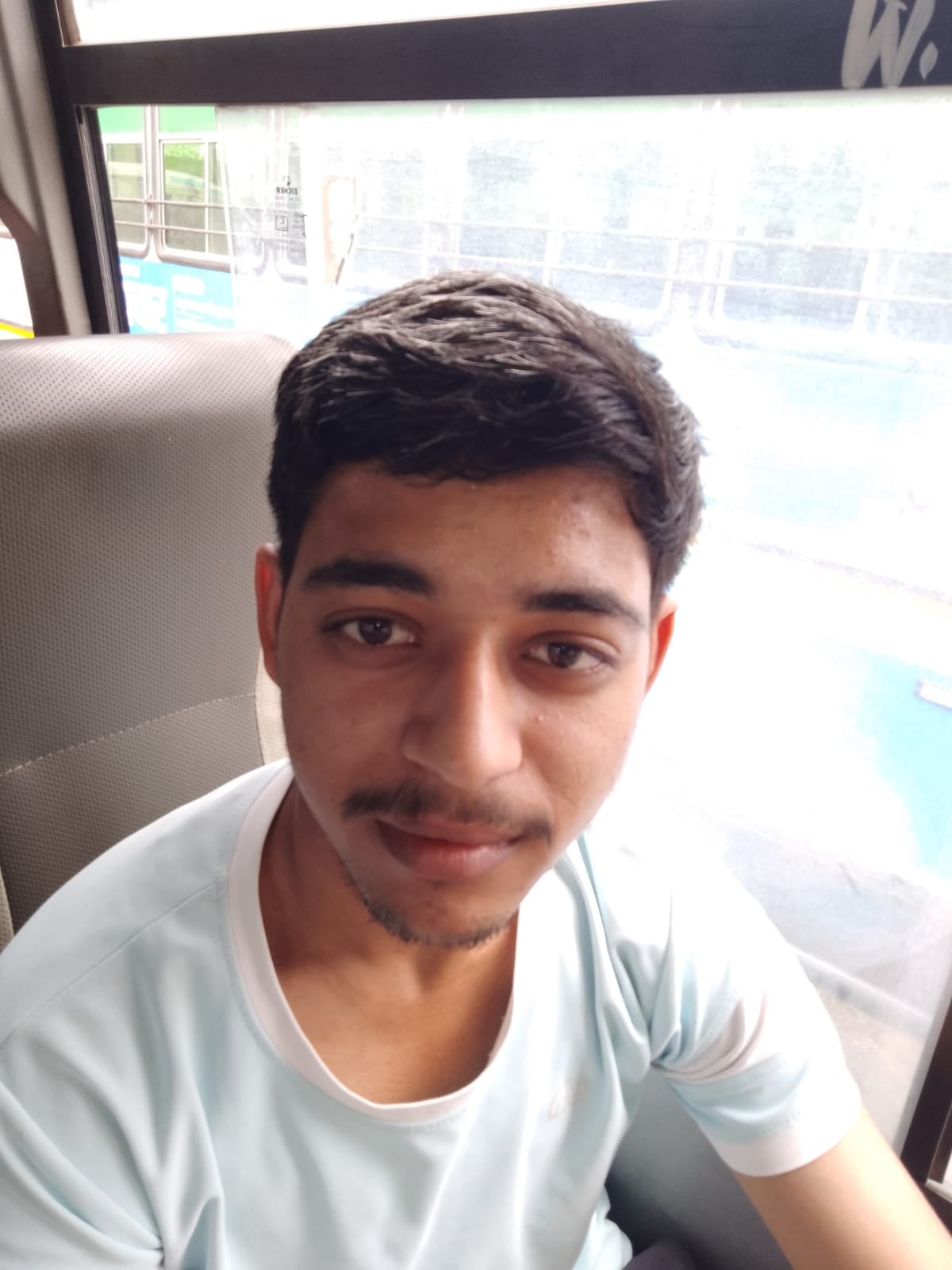 फोटो संख्या:78-छात्र बबलू फोटो संख्या:78-छात्र बबलू