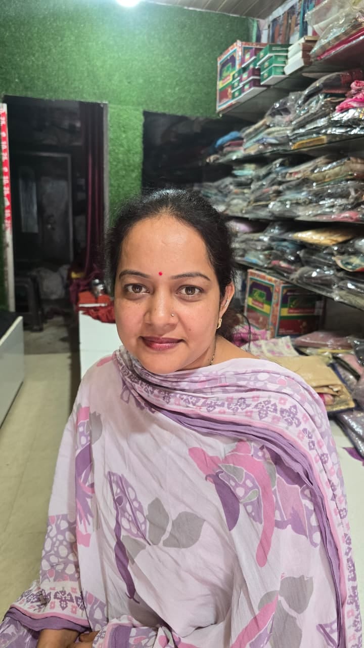 मनोज चौहान, इलेक्ट्रॉनिक्स विक्रेता