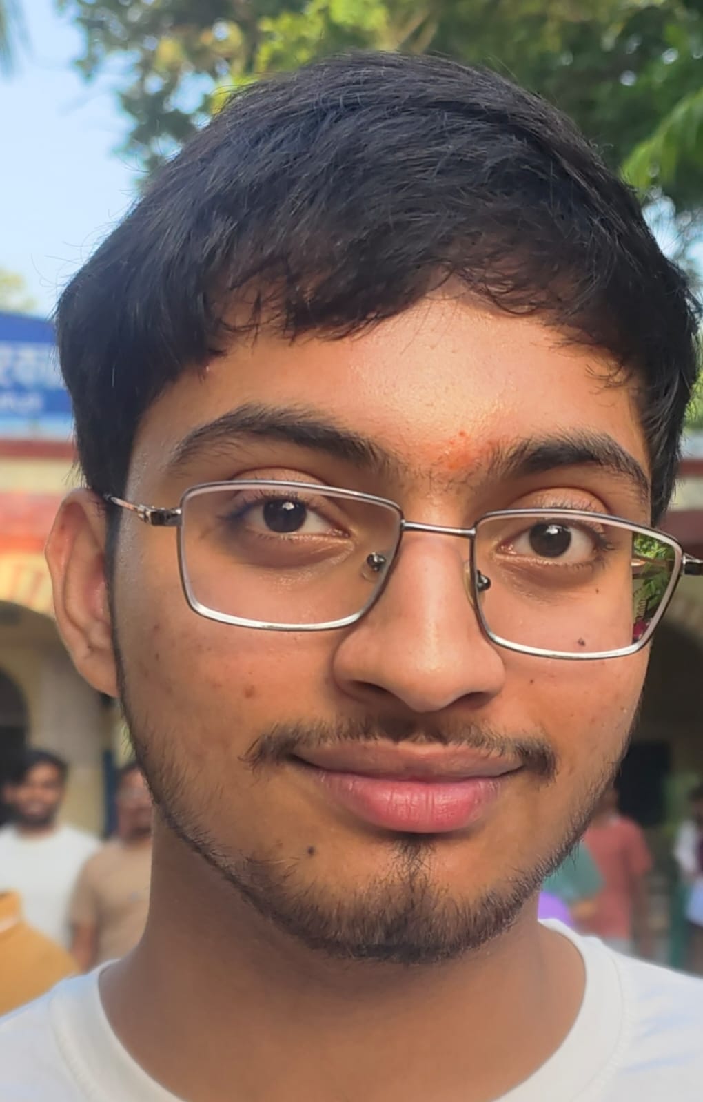 परीक्षा केंद्र आर्यकन्या इंटर कॉलेज में हो रही अभ्यर्थियों की तलाशी। संवाद परीक्षा केंद्र आर्यकन्या इंटर कॉलेज में हो रही अभ्यर्थियों की तलाशी। संवाद