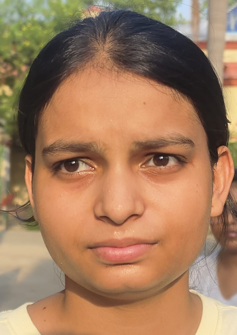 परीक्षा केंद्र आर्यकन्या इंटर कॉलेज में हो रही अभ्यर्थियों की तलाशी। संवाद परीक्षा केंद्र आर्यकन्या इंटर कॉलेज में हो रही अभ्यर्थियों की तलाशी। संवाद
