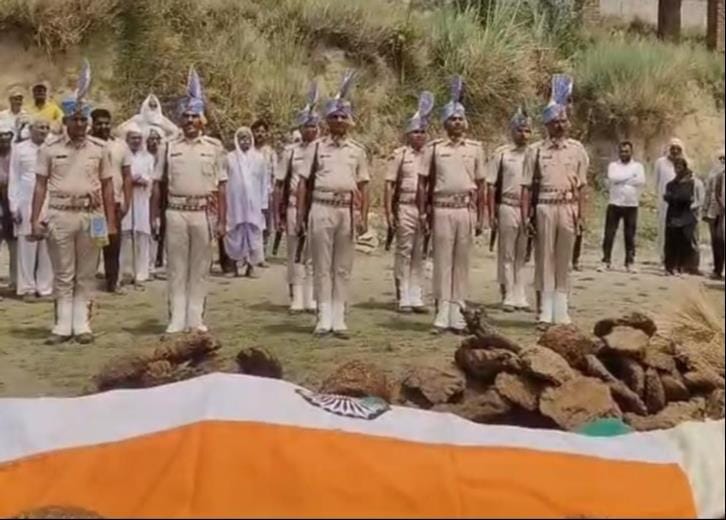 सीआरपीएफ के जवान का फाईल फोटो सीआरपीएफ के जवान का फाईल फोटो