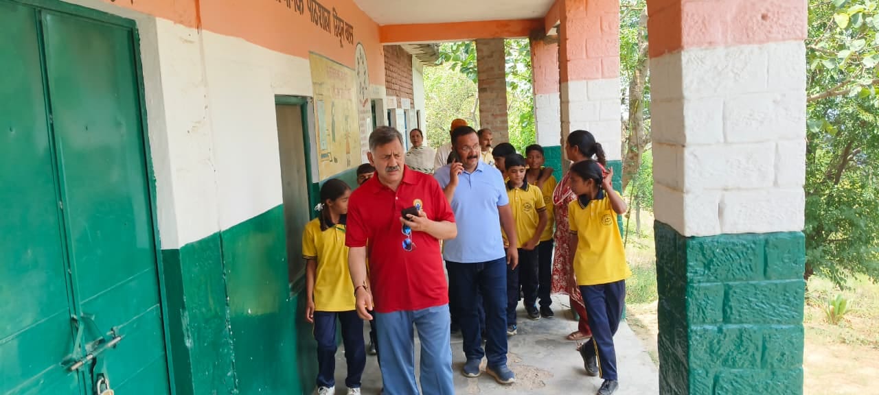 त्यून खास धार में पहुंचे मंत्री राजेश धर्माणी। स्रोत: डीपीआरओ त्यून खास धार में पहुंचे मंत्री राजेश धर्माणी। स्रोत: डीपीआरओ