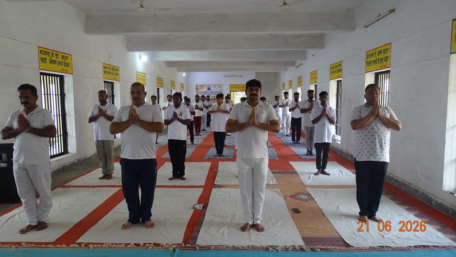 योग के प्रतिभागियों को किया गया सम्मानित। संवाद योग के प्रतिभागियों को किया गया सम्मानित। संवाद