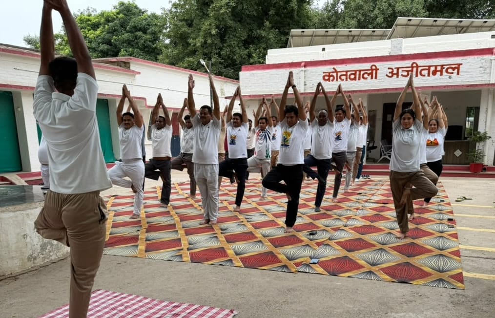 फोटो-33- ककोर मुख्यालय के इंडिया पायका मैदान में किया जाता सामूहिक योगाभ्यास। स्रोत:प्रशासन फोटो-33- ककोर मुख्यालय के इंडिया पायका मैदान में किया जाता सामूहिक योगाभ्यास। स्रोत:प्रशासन