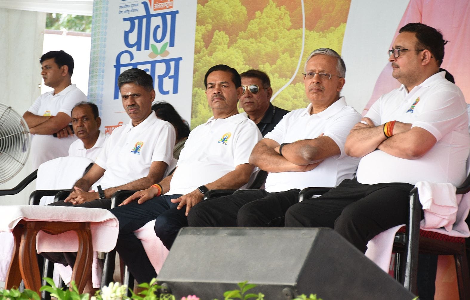 जनेश्वर मिश्र पार्क में हुए आयोजन में हजारों लोगों ने किया योग। जनेश्वर मिश्र पार्क में हुए आयोजन में हजारों लोगों ने किया योग।