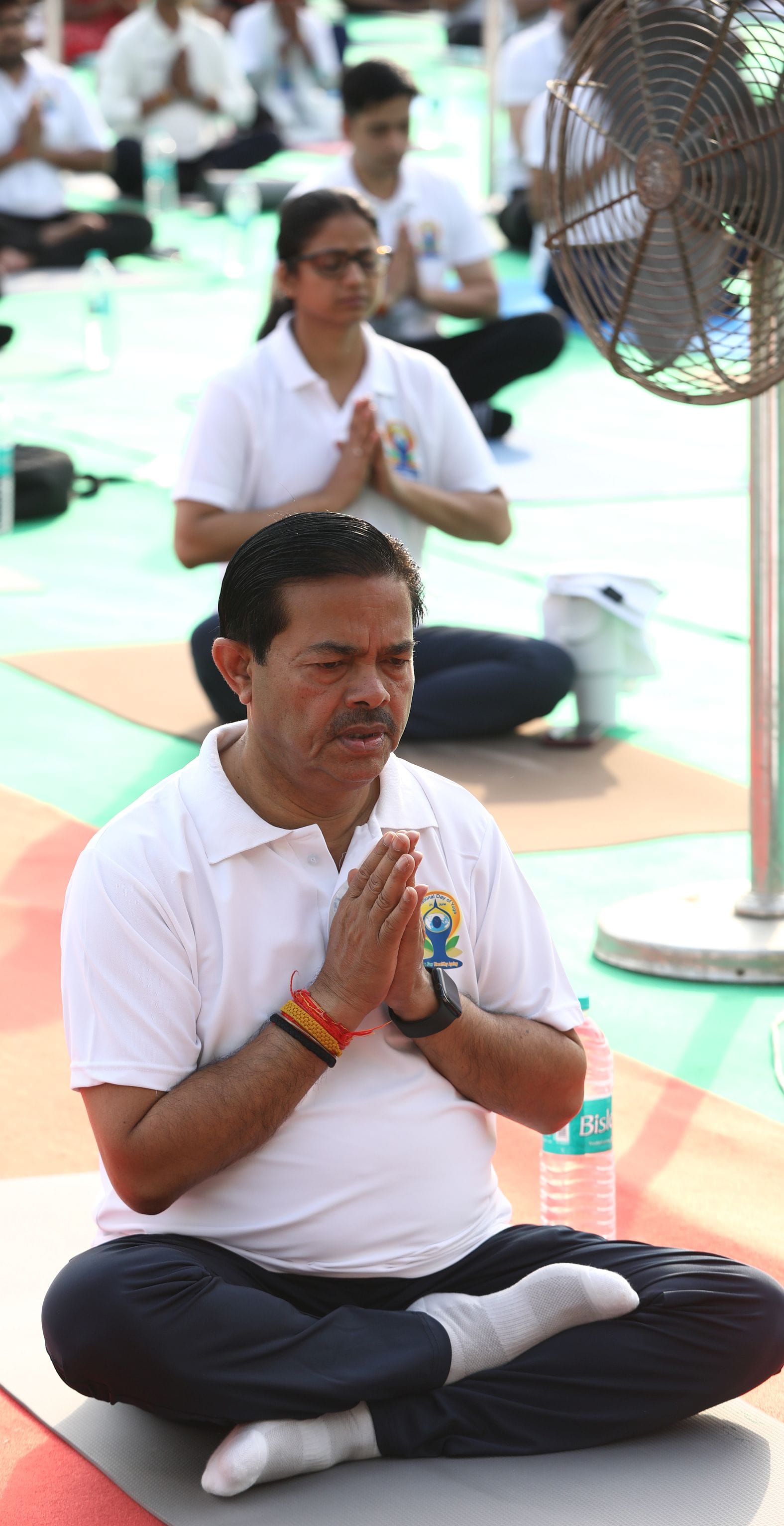 जनेश्वर मिश्र पार्क में हुए आयोजन में हजारों लोगों ने किया योग। जनेश्वर मिश्र पार्क में हुए आयोजन में हजारों लोगों ने किया योग।