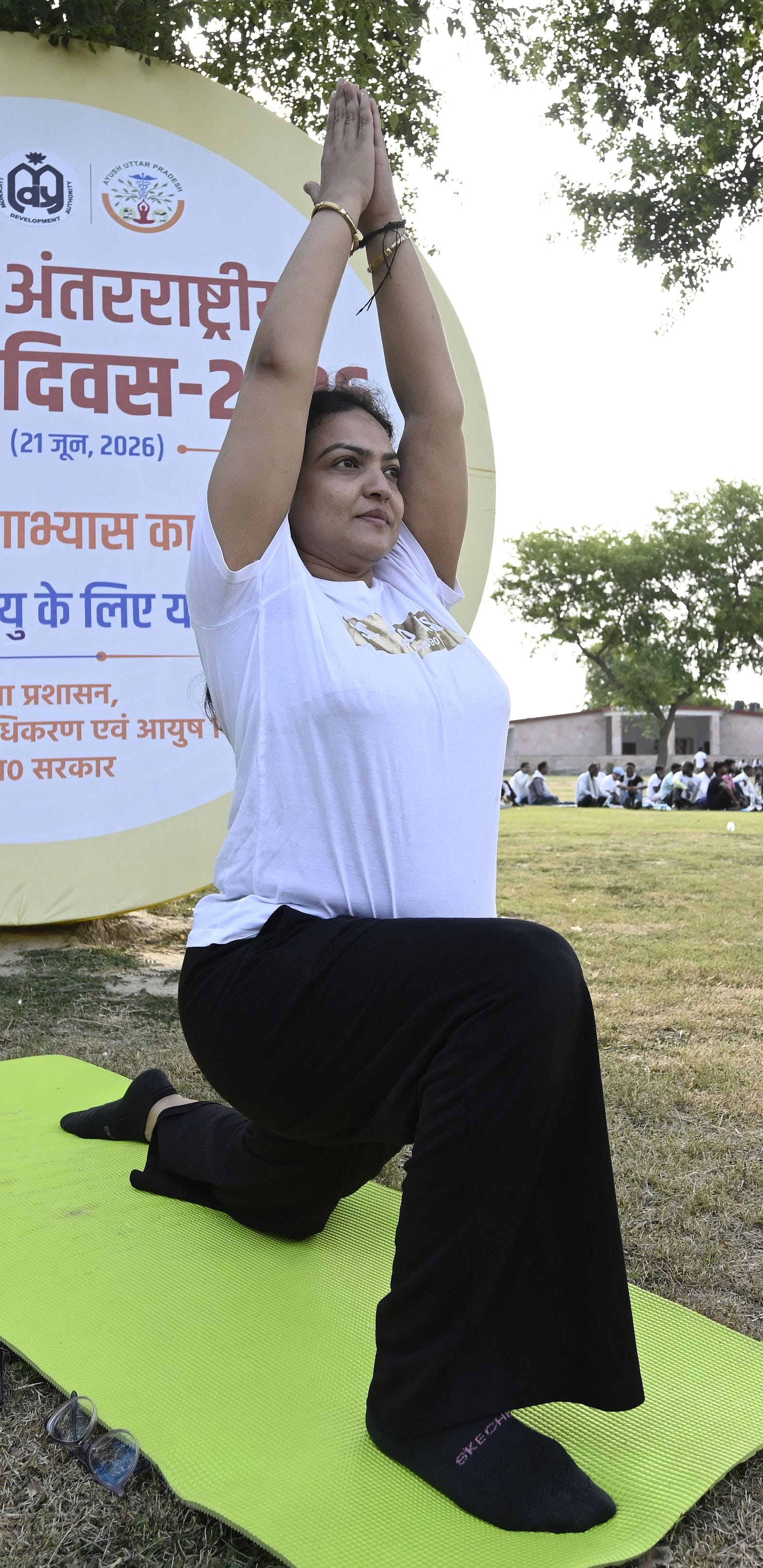 जनेश्वर मिश्र पार्क में हुए आयोजन में हजारों लोगों ने किया योग। जनेश्वर मिश्र पार्क में हुए आयोजन में हजारों लोगों ने किया योग।
