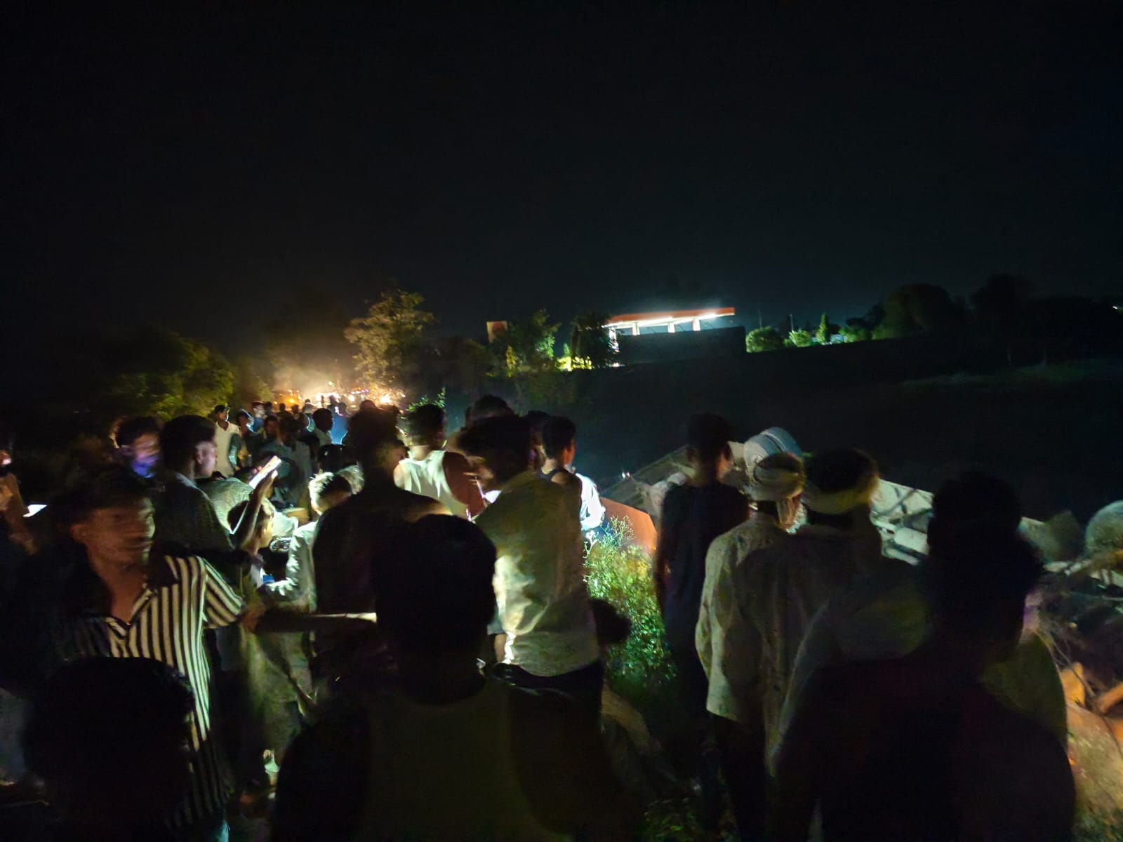 मिर्जापुर में हादसे के बाद घायल बुजुर्ग। स्रोत: जागरूक पाठक मिर्जापुर में हादसे के बाद घायल बुजुर्ग। स्रोत: जागरूक पाठक