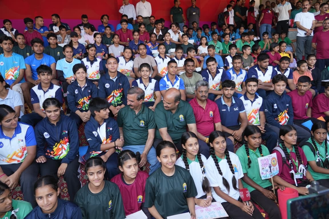 परिधि गृह हमीरपुर में जनसमस्याएं सुनते सीएम सुक्खू। जनसंपर्क विभाग। परिधि गृह हमीरपुर में जनसमस्याएं सुनते सीएम सुक्खू। जनसंपर्क विभाग।