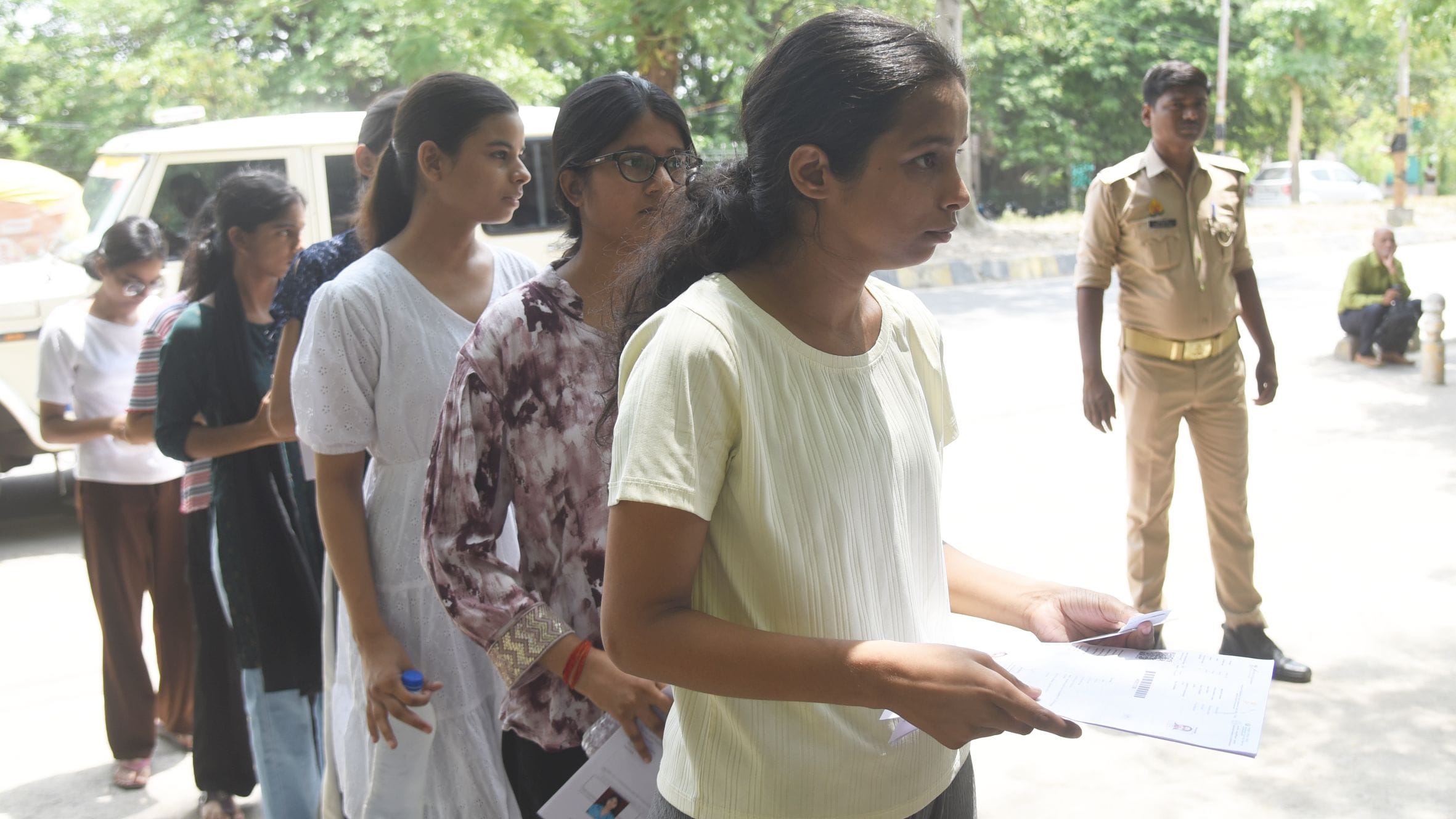 राजधानी के केंद्रों पर नीट यूजी की पुनर्परीक्षा संपन्न हुई। राजधानी के केंद्रों पर नीट यूजी की पुनर्परीक्षा संपन्न हुई।