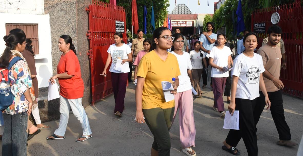 राजधानी के केंद्रों पर नीट यूजी की पुनर्परीक्षा संपन्न हुई। राजधानी के केंद्रों पर नीट यूजी की पुनर्परीक्षा संपन्न हुई।