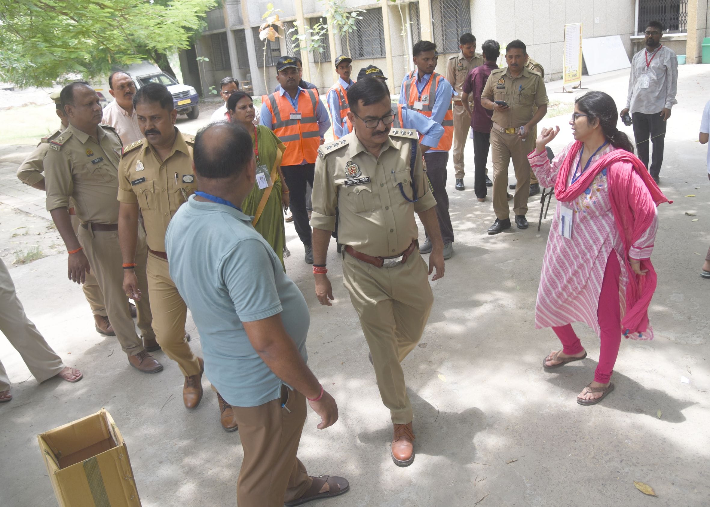 राजधानी के केंद्रों पर नीट यूजी की पुनर्परीक्षा संपन्न हुई। राजधानी के केंद्रों पर नीट यूजी की पुनर्परीक्षा संपन्न हुई।