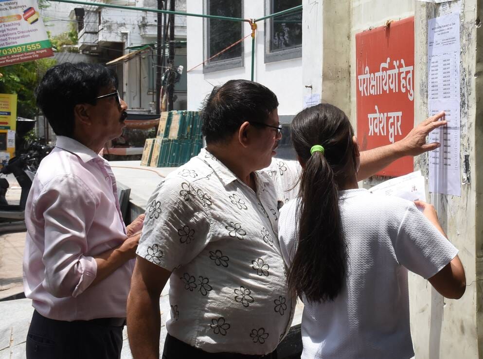 राजधानी के केंद्रों पर नीट यूजी की पुनर्परीक्षा संपन्न हुई। राजधानी के केंद्रों पर नीट यूजी की पुनर्परीक्षा संपन्न हुई।