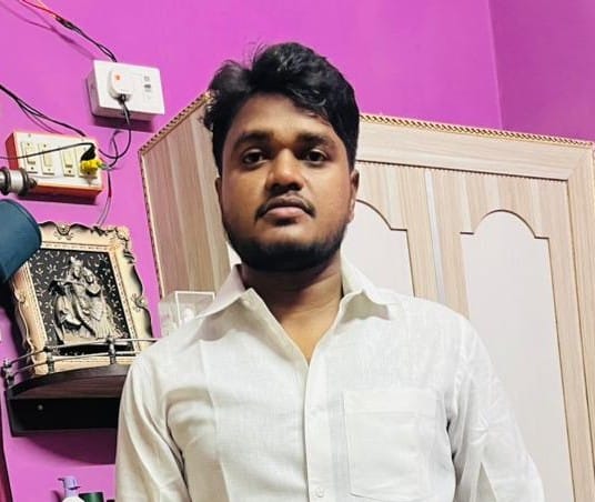 सिकंदरपुर क्षेत्र के मिर्जापुर गांव के समीप हुए सड़क हादसे में मृतक मनियर थाना क्षेत्र के बड़की सिकंदरपुर क्षेत्र के मिर्जापुर गांव के समीप हुए सड़क हादसे में मृतक मनियर थाना क्षेत्र के बड़की