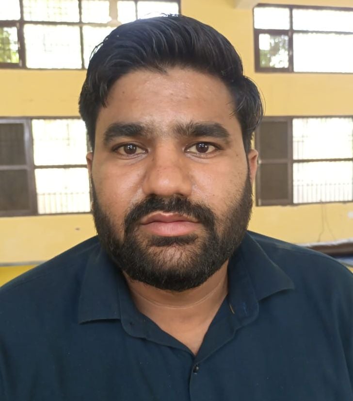 14-टिटौली गांव में कुंडू भवन के बाहर आर्य समाज के विषय में चर्चा करते ग्रामीण। संवाद 14-टिटौली गांव में कुंडू भवन के बाहर आर्य समाज के विषय में चर्चा करते ग्रामीण। संवाद