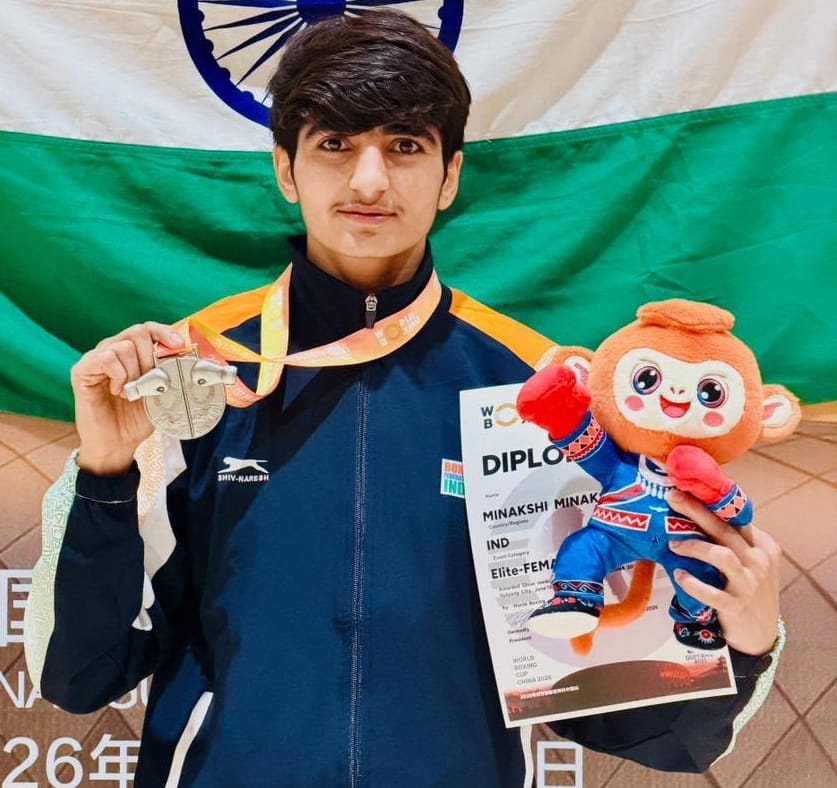 25-रोहतक के छोटूराम स्टेडियम में खेलों के लिए तैयारी करते कुश्ती खिलाड़ी। संवाद