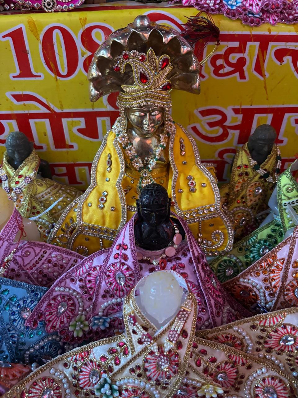 चौथे तल पर ठप पड़ा वाटर कूलर। संवाद