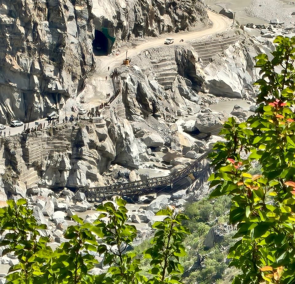 किन्नौर जिले के उरनी ढांक में क्षतिग्रस्त हुए एनएचएआई का बेली ब्रिज। संवाद
