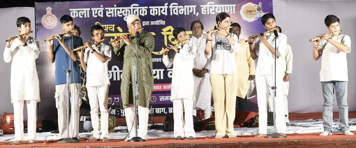 कुरुक्षेत्र। ब्रह्मसरोवर तट पर गायन विधा की सांस्कृतिक प्रस्तुति देकर स्वस्थ मनोरंजन का संदेश द कुरुक्षेत्र। ब्रह्मसरोवर तट पर गायन विधा की सांस्कृतिक प्रस्तुति देकर स्वस्थ मनोरंजन का संदेश द