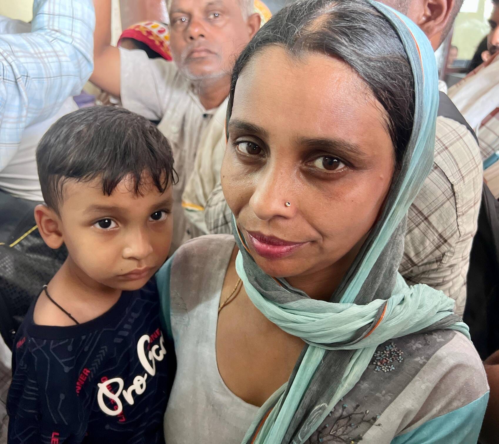 कुरुक्षेत्र। हैप्पी कार्ड एक्टीवेट कराने के लिए नए बस अड्डे पर जमा हुई लाभ पात्रों की भीड़। संव