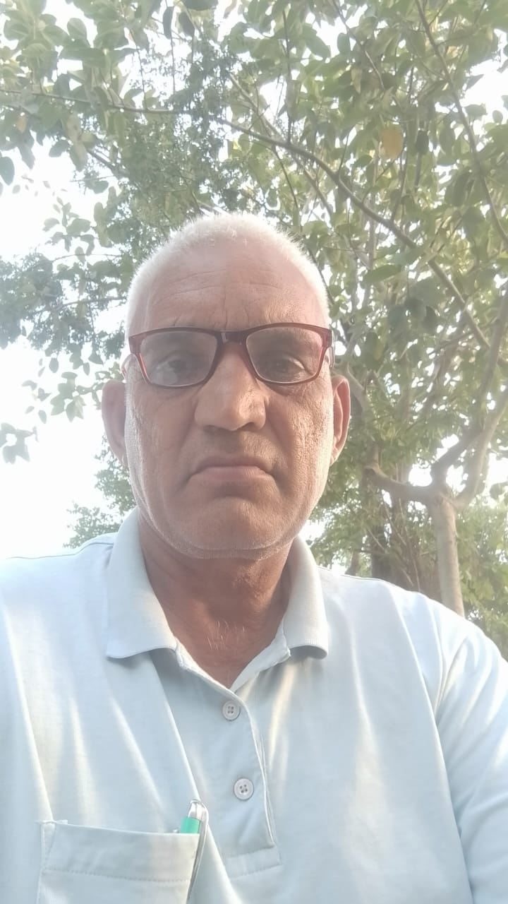 कैथल के छोटू राम चौक पर खराब पड़ी यातायात लाइट व लगा जाम। संवाद कैथल के छोटू राम चौक पर खराब पड़ी यातायात लाइट व लगा जाम। संवाद