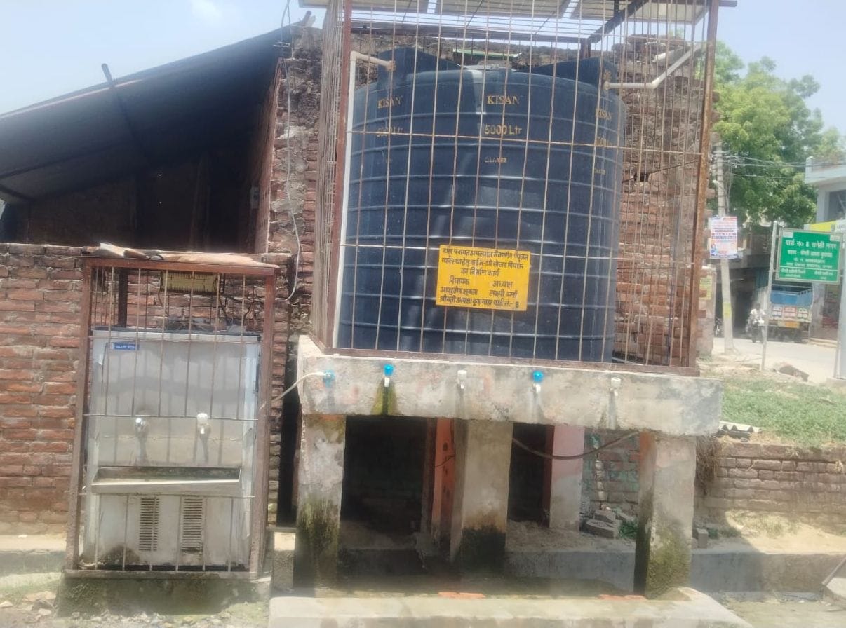 फोटो-21- धन्नीपुर में खराब पड़ा सोलर वाटर प्लांट। संवाद फोटो-21- धन्नीपुर में खराब पड़ा सोलर वाटर प्लांट। संवाद