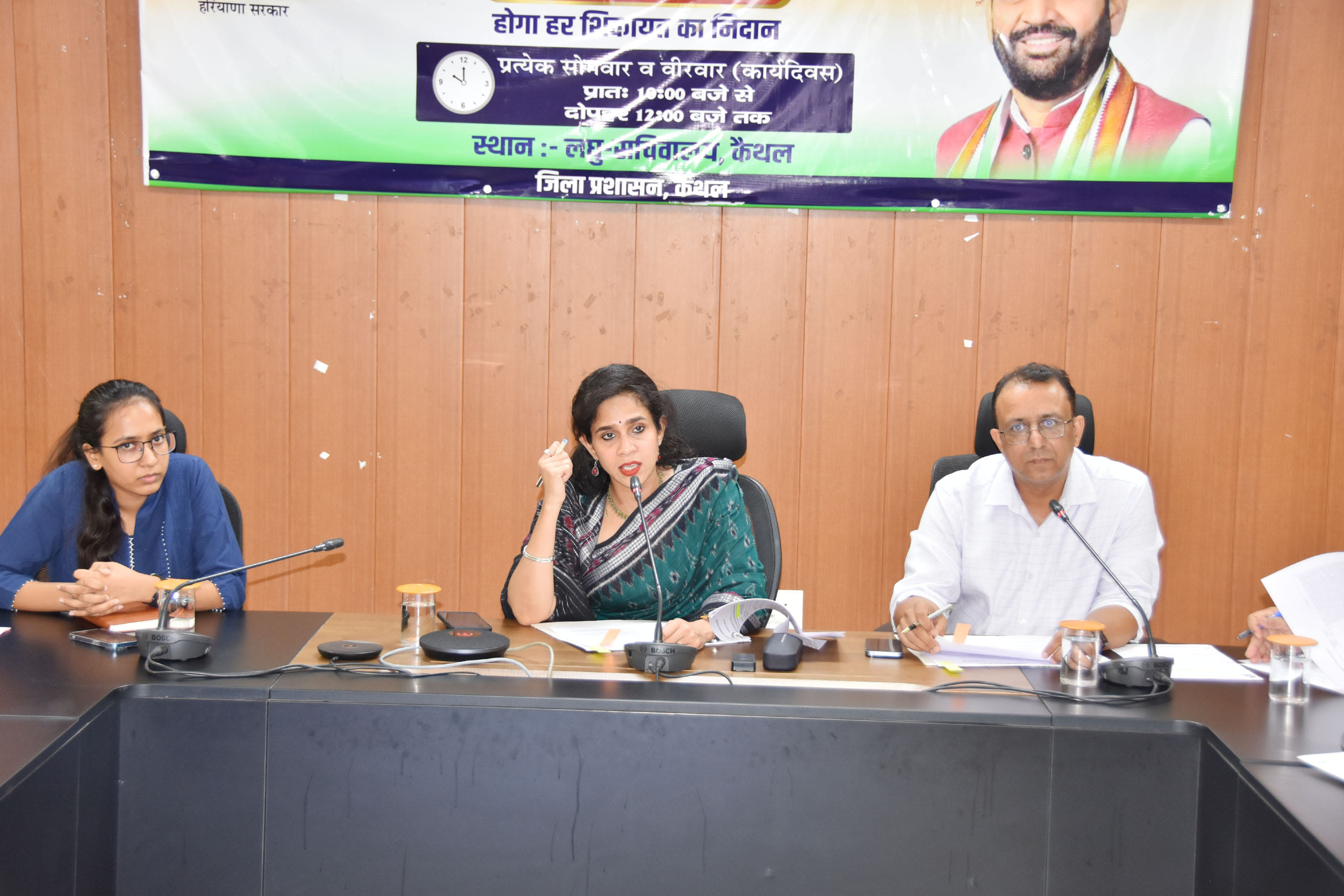 मुख्यमंत्री की घोषणाओं की समीक्षा बैठक लेती डीसी। प्रवक्ता मुख्यमंत्री की घोषणाओं की समीक्षा बैठक लेती डीसी। प्रवक्ता