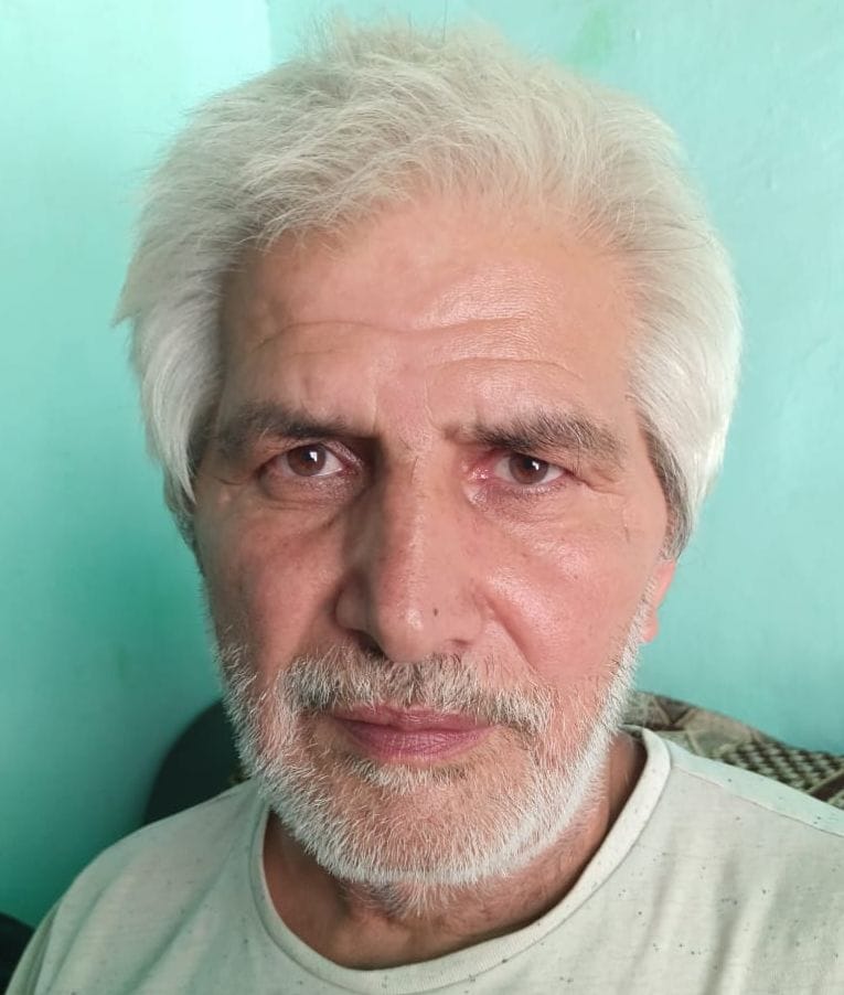 12-टिटौली गांव के शहीदों के विषय में चर्चा करते ग्रामीण। संवाद