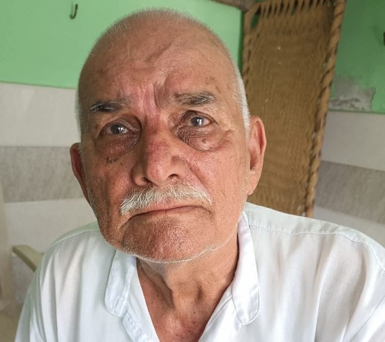 12-टिटौली गांव के शहीदों के विषय में चर्चा करते ग्रामीण। संवाद