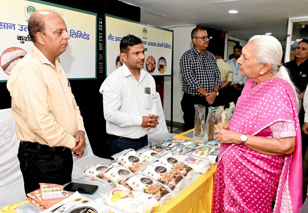 राज्यपाल आनंदीबेन पटेल 