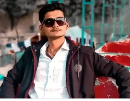 फोटो - 10 घर में रोते बिलखते परिजन। फोटो - 10 घर में रोते बिलखते परिजन।