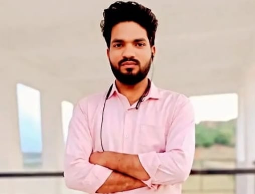 फोटो - 10 घर में रोते बिलखते परिजन। फोटो - 10 घर में रोते बिलखते परिजन।
