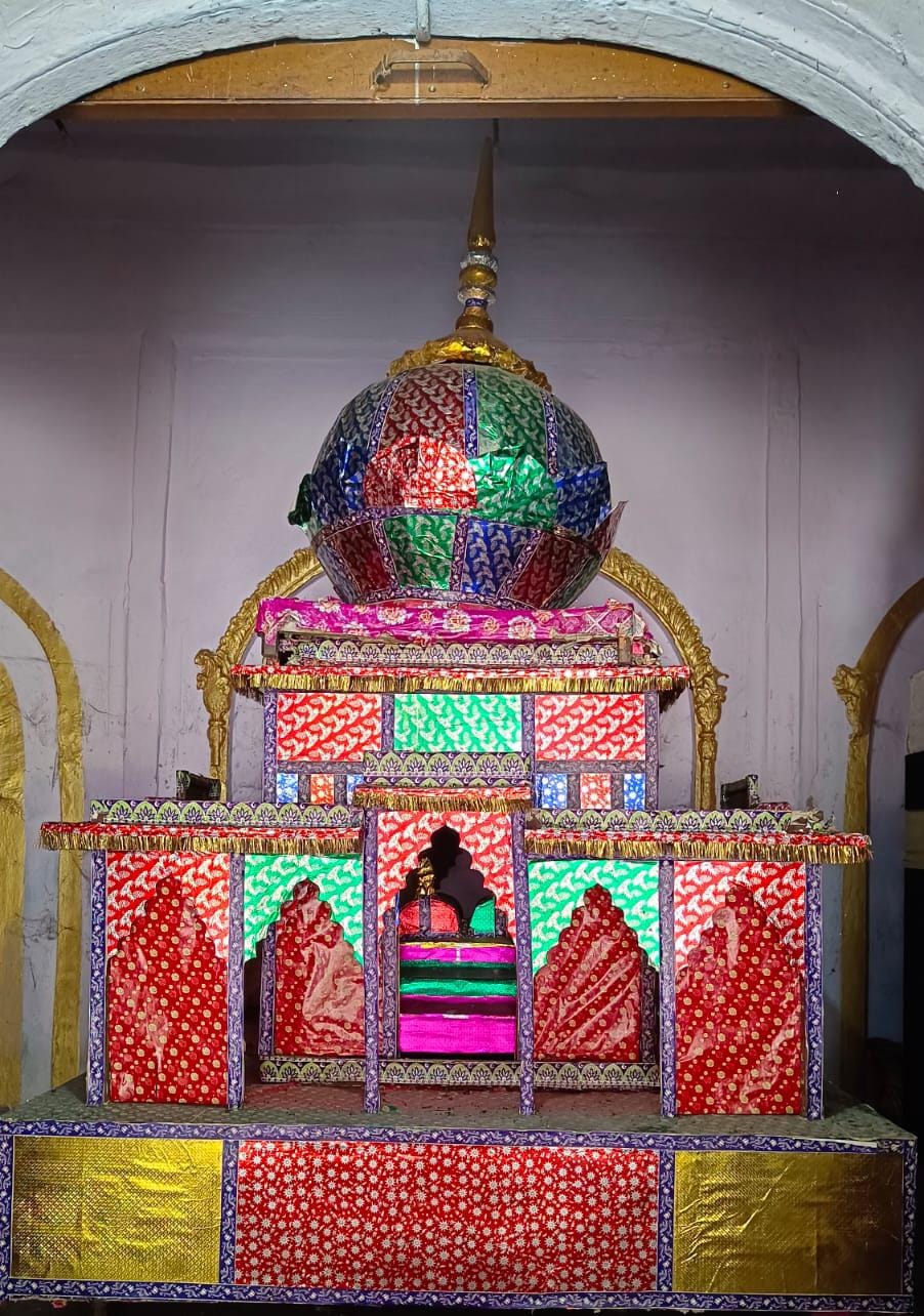 फोटो 17: दसवीं मुहर्रम पर पिहानी में ताजिया और ताबूत का जुलूस निकालते शिया। संवाद फोटो 17: दसवीं मुहर्रम पर पिहानी में ताजिया और ताबूत का जुलूस निकालते शिया। संवाद