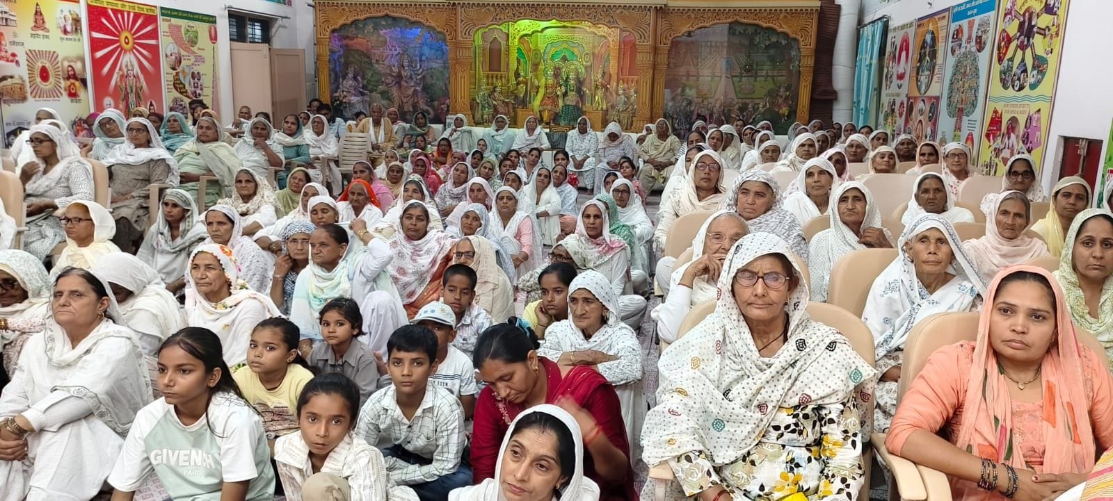 फोटो 25जेएनडी01-ब्रह्माकुमारीज सेवा केंद्र पर हुए कार्यक्रम में बोलते हुए बीके शशि बहन।स्रोत श्
