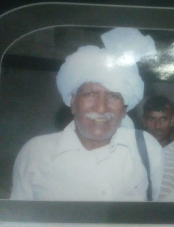 जमीन विवाद में दादा की चार गोलियां मारकर हत्या