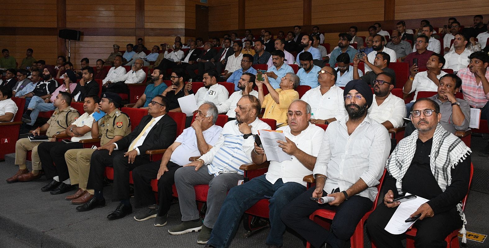 कार्यशाला में उपस्थित विशेषज्ञ व होटल कारोबारी। कार्यशाला में उपस्थित विशेषज्ञ व होटल कारोबारी।
